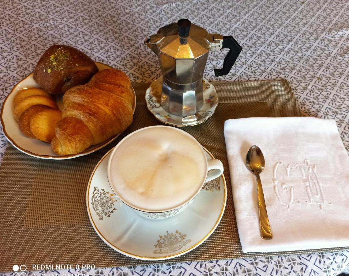 D'Or Duble' Bed And Breakfast Carignano  외부 사진